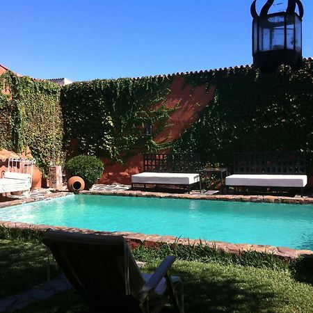 La Tierra Roja Villa Aliseda Exterior photo