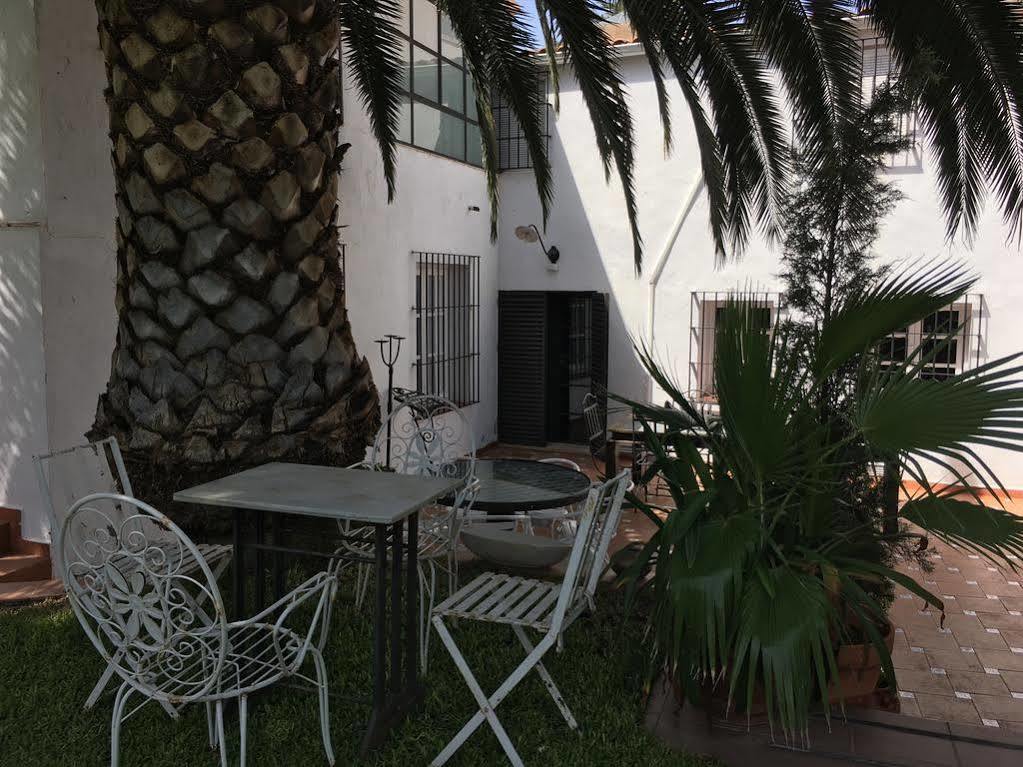 La Tierra Roja Villa Aliseda Exterior photo